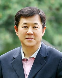 중어전공교수 강창수